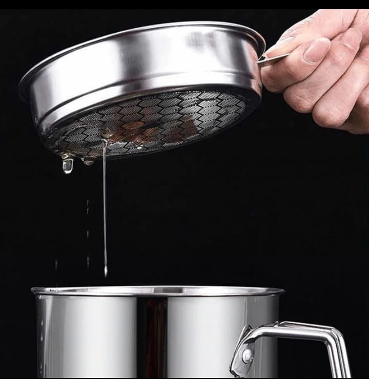 Stainless Steel Oil Strainer Pot 1300ML with Dust-Proof Lid Fine Mesh Strainer Cooking Oil Fat Residue Separator